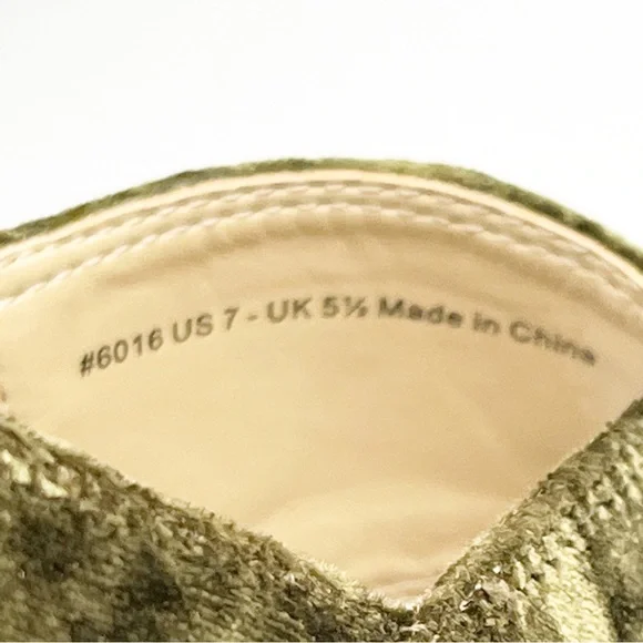 CABI Interlock Moss Green Velvet Open Toes Chunky Block Heels #6016, Size 7 - Picture 3 of 10